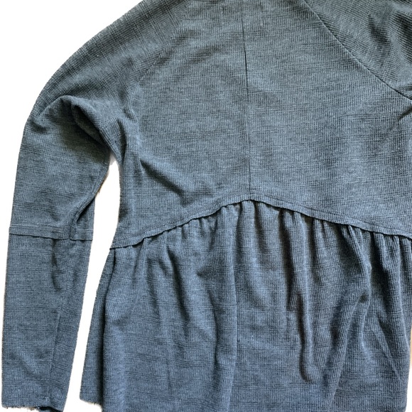 Bundle 5 for $15 or $12 separately. Boho Wrangler Top - Picture 2 of 2